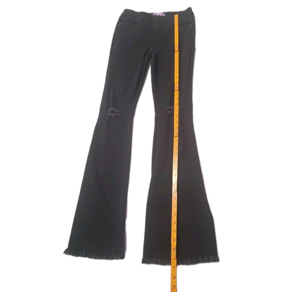 YMI‎ WannaBettaButt Black Distressed Flare Jeans Women's Size 7/28 Raw Hem - Picture 8 of 9